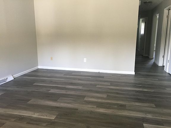3rd image of 2798 Blendon Woods Blvd