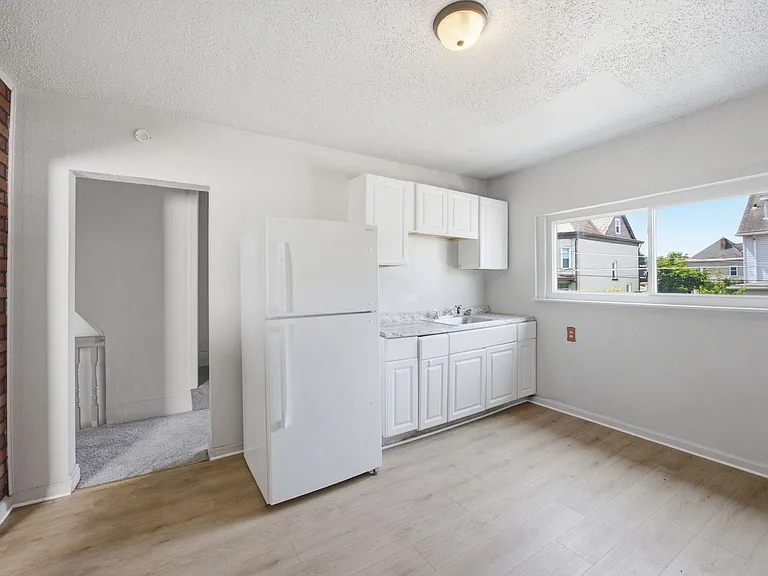 3032 Merwyn Ave — Photo 11