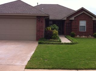 11100 SW 6th St, Yukon, OK 73099