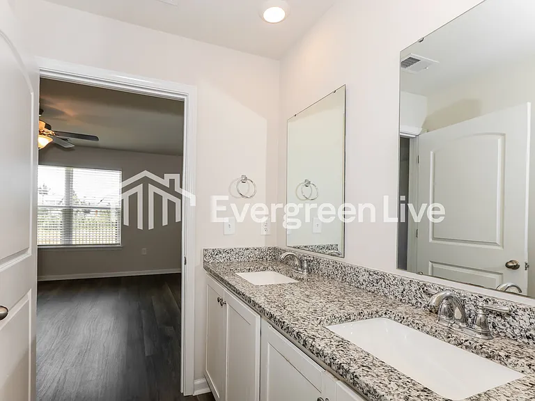 2265 Courtina Way — Photo 10