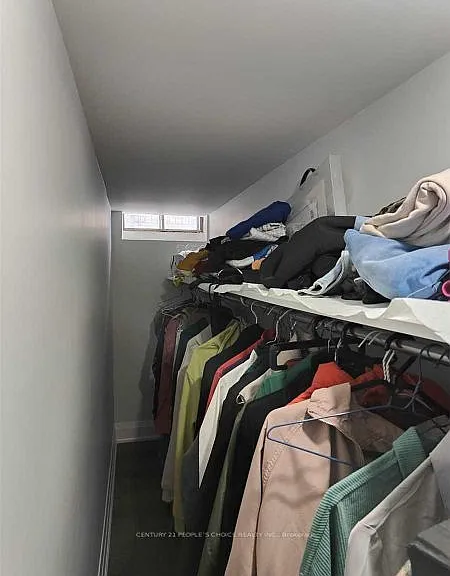 35 Kingsplate Cres #A — Photo 4