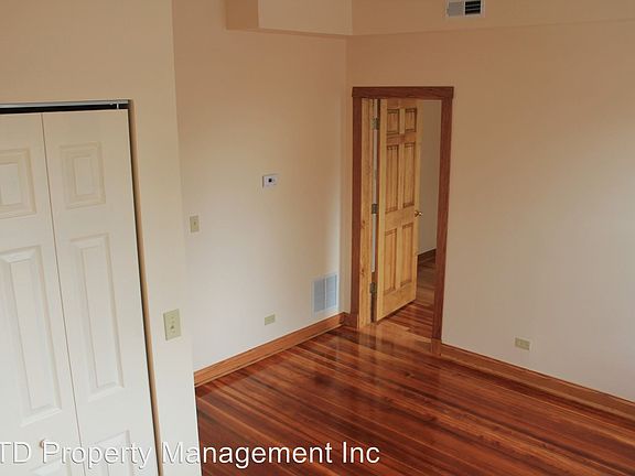 5th image of 3149 N Lawndale Ave #Ch1