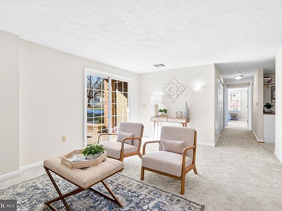 5th image of 810 Stratford Way #C