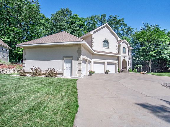 3rd image of 3425 Lake Dunes Dr
