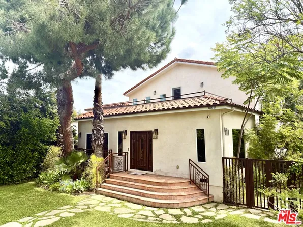1568 S Point View St, Los Angeles, CA 90035