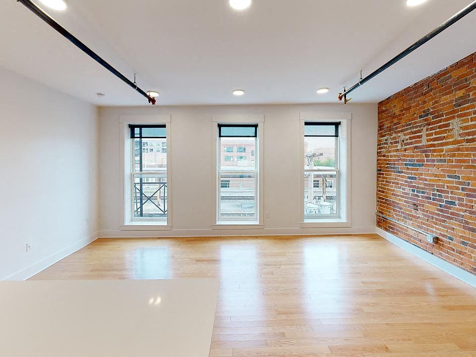 Building Photo 5