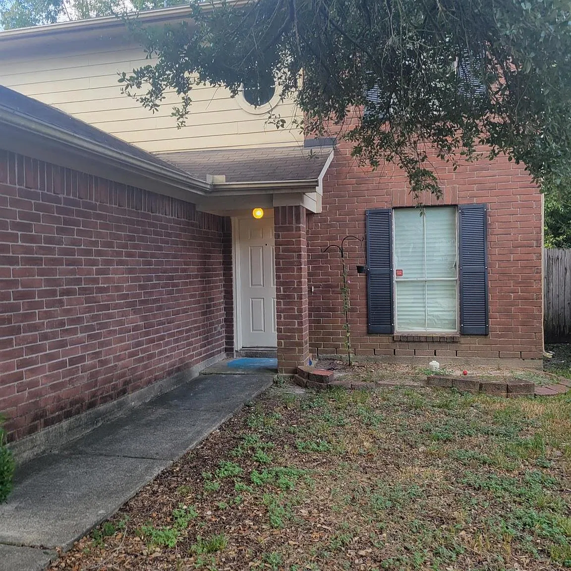 4 bed, 3.0 bath, 1836 sqft, $1,700 — Photo 2