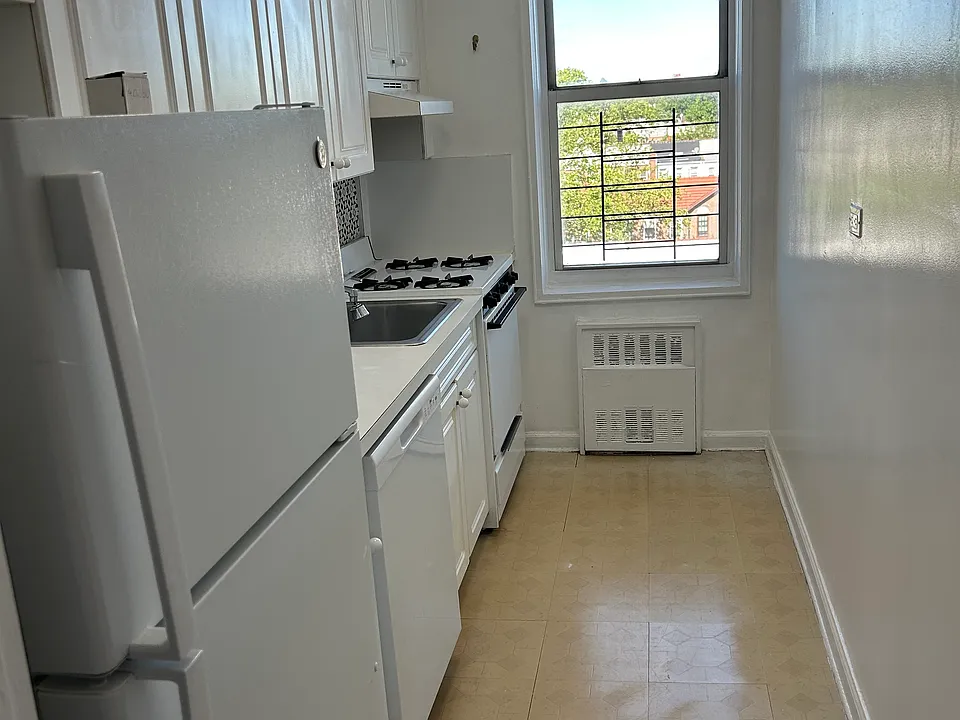 3280 Nostrand Ave #408