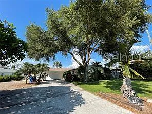 3 bed, 2.0 bath, 2125 sqft, $4,500 — Photo 3
