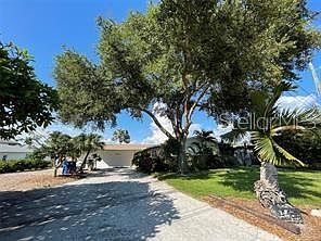 3rd image of 6901 Gulf Winds Dr