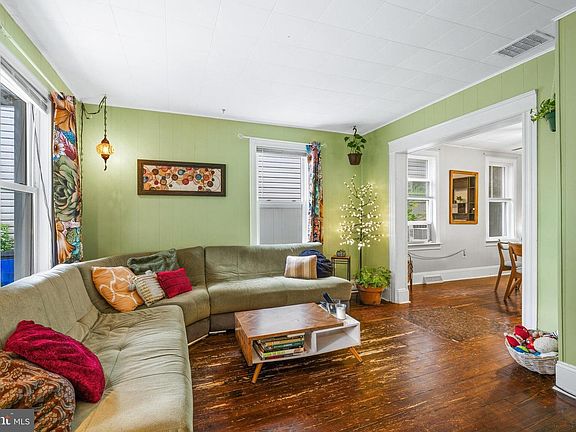 5th image of 43 E C St