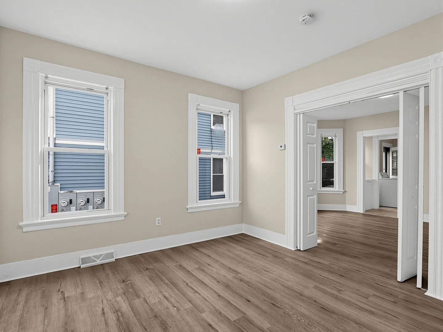 Spacious 2BR + Bonus Room in Derby — Photo 3