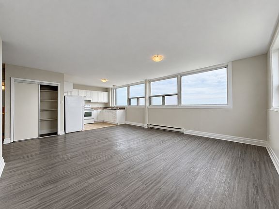 2nd image of 880 Colborne Rd #805