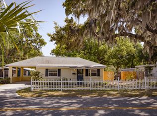 1120 E 1st Ave, Mount Dora, FL 32757