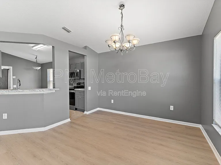1010 Summer Breeze Dr — Photo 5