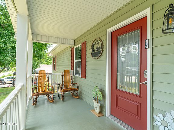5th image of 2360 Pinewood Dr