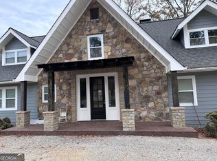 7045 Collins Point Rd, Cumming, GA 30041
