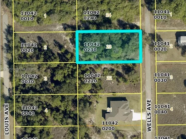 1921 Wells Ave, Lehigh Acres, FL 33972