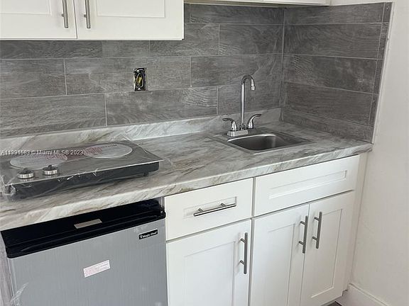 4th image of 327 NE 55th St