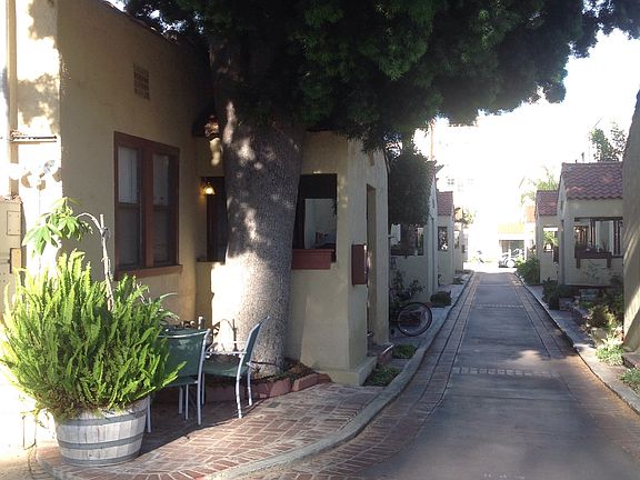 3rd image of 5023 Bakman Ave APT 6