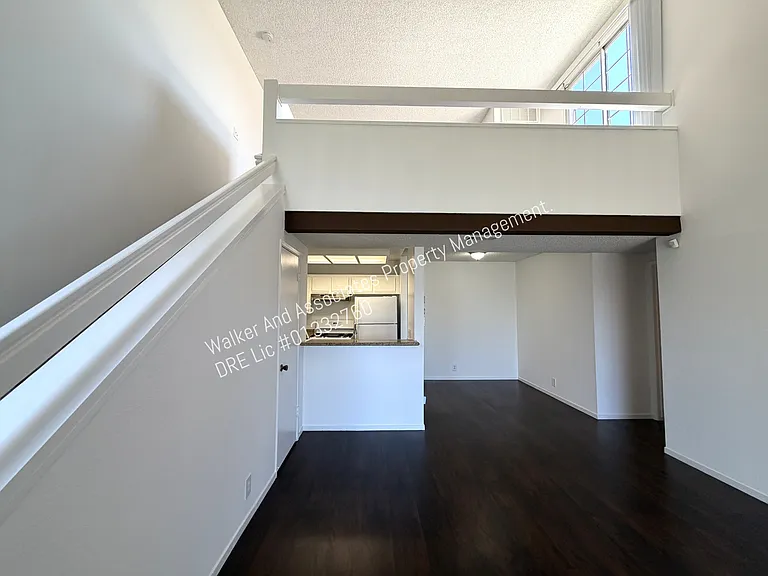 2406 Village Grn — Photo 6