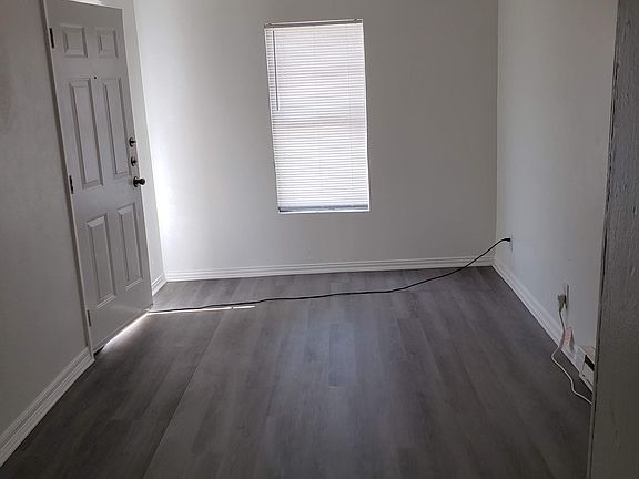 4th image of 107 W Sprott Ave #A