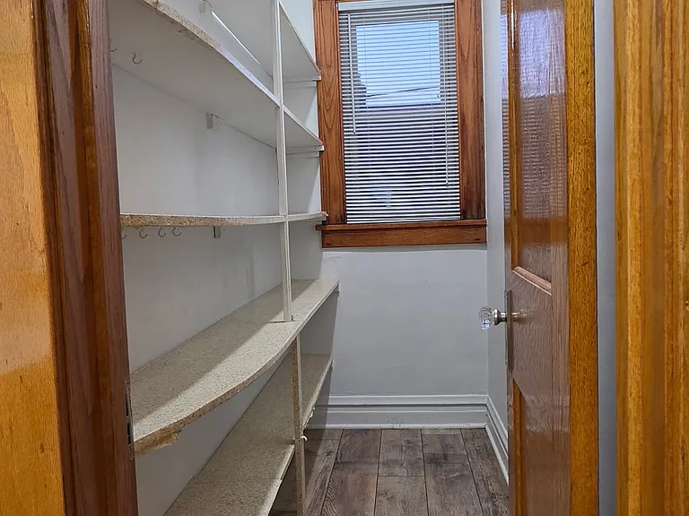 5019 Homerlee Ave — Photo 12