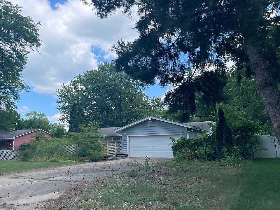 2nd image of 2455 Grant Dr
