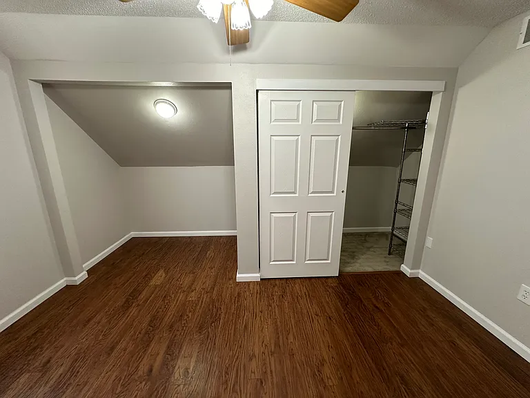 106 S Washington St — Photo 13