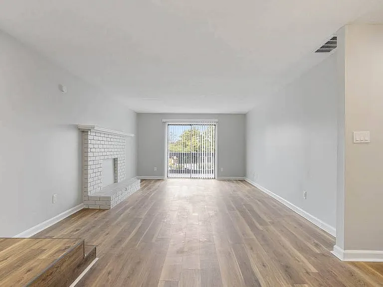 The Onyx Hoover Apartments — Photo 45