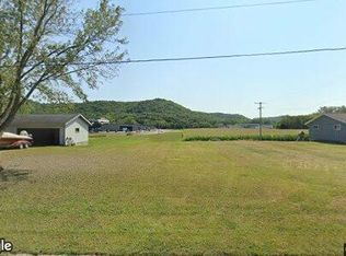 937 W Winter Ave, Elmwood, WI 54740