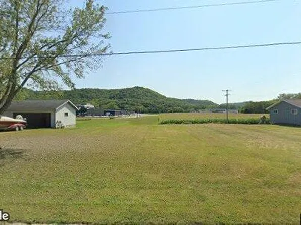 937 W Winter Ave, Elmwood, WI 54740