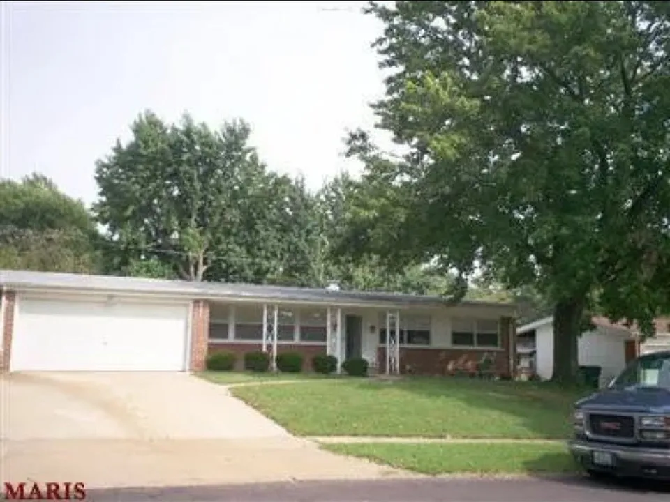 1670 Fairmount Dr