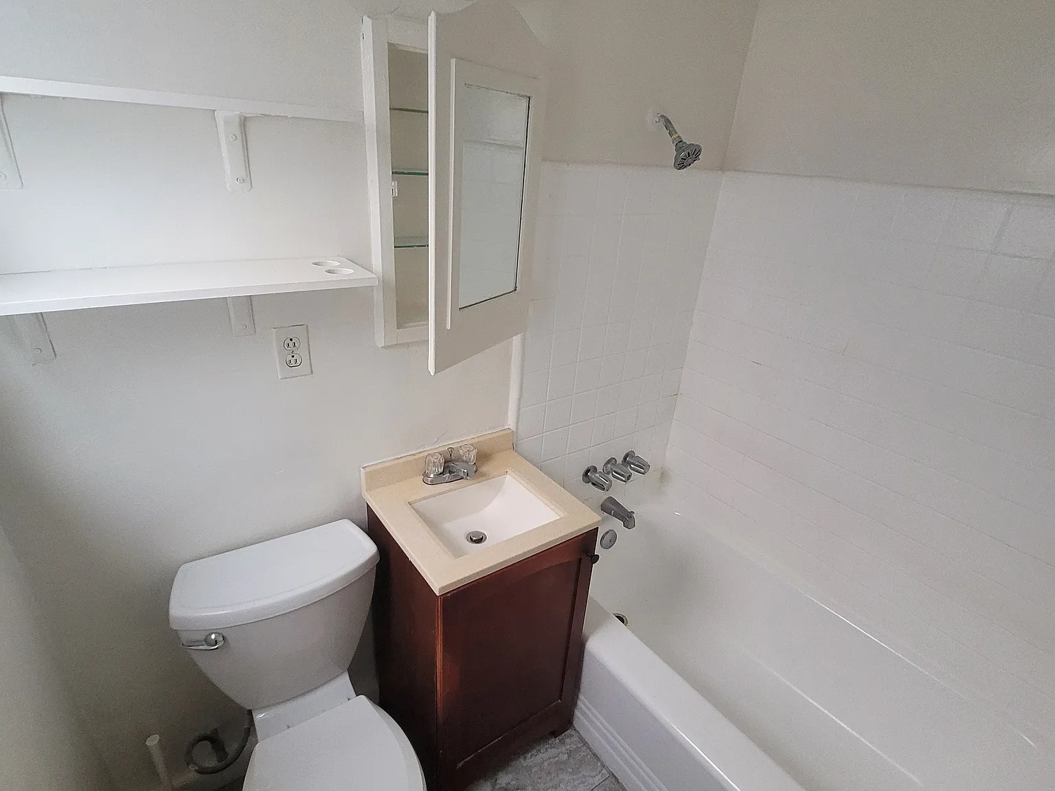 Studio, 300 sqft, $1,350 — Photo 4