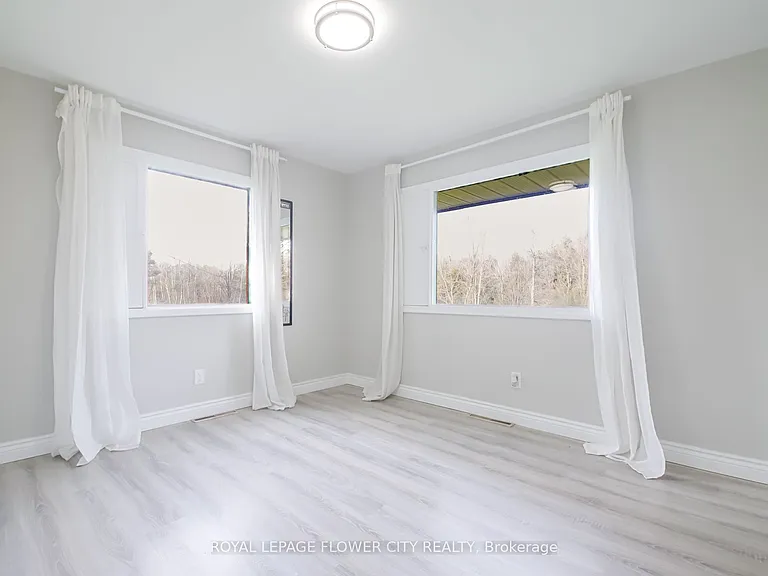 7555 Old Church Rd — Photo 18