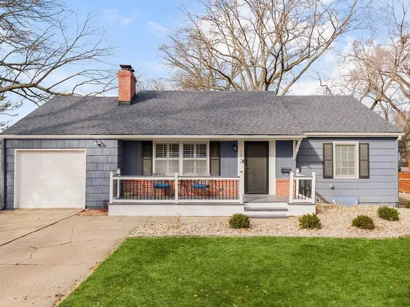 3010 W 72nd Ter, Prairie Village, KS 66208
