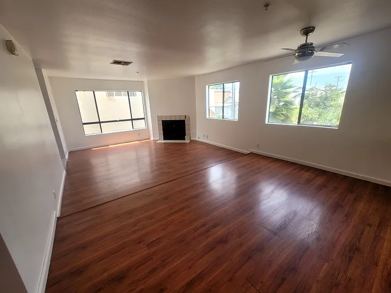 111 S Marguerita Ave #E — Photo 9