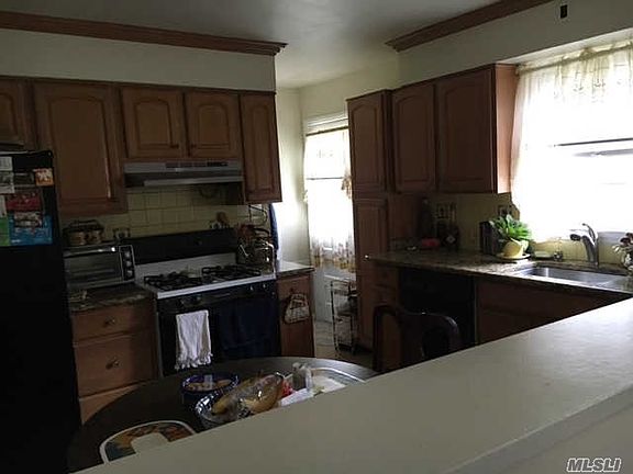 4th image of 30 McGrady St