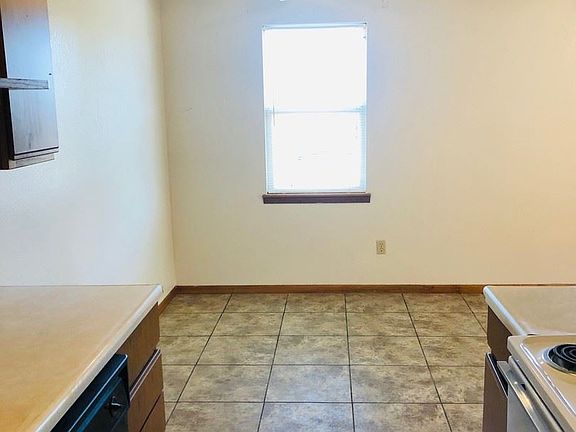 4th image of 902 Windwood Dr