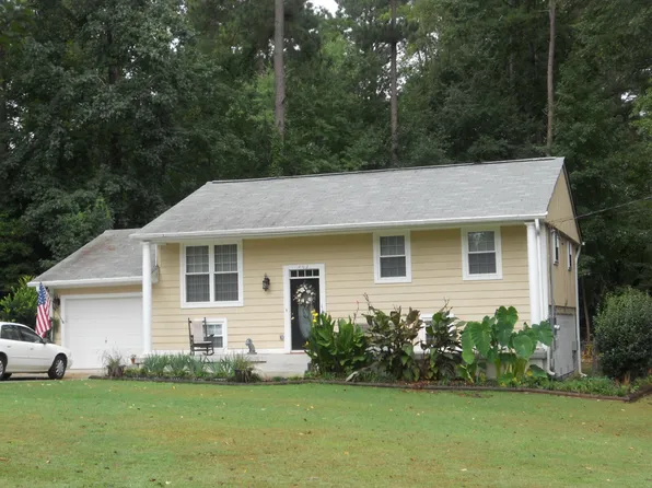 402 Hip Pocket Rd, Peachtree City, GA 30269