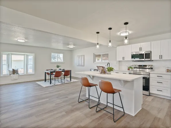 5229 S Kingswood Dr, Salt Lake City, UT 84129