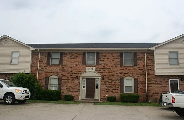1076 Raintree Dr — Photo 1