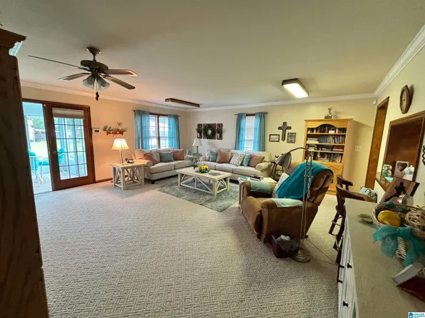 1203 S Main St, Graysville, AL 35073