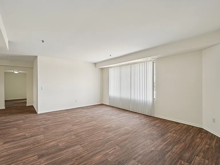 River Place Luxury Apartments — Photo 53