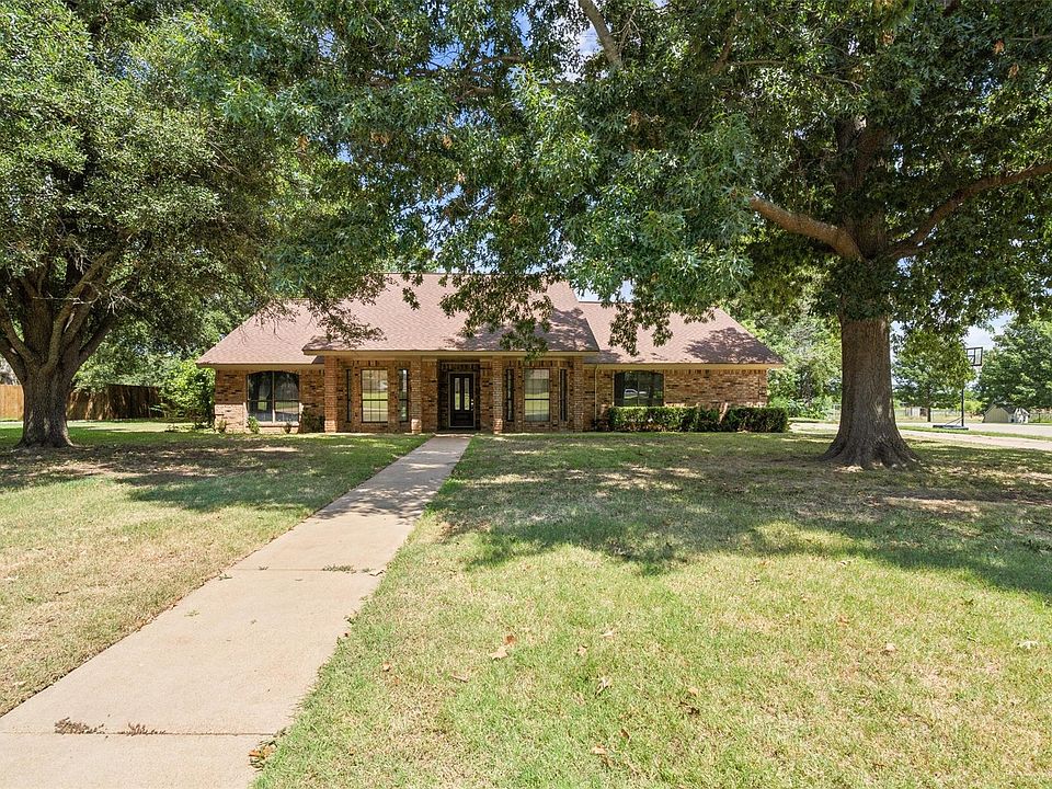 1st image of 105 Tanglewood Ln