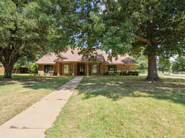 105 Tanglewood Ln, Stephenville, TX 76401