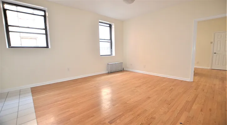 Rented by Manhattan Realty Group | media 6