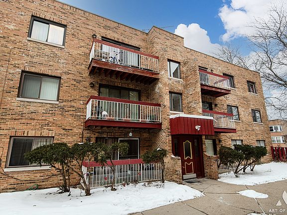 2nd image of 6550 N California Ave APT 302