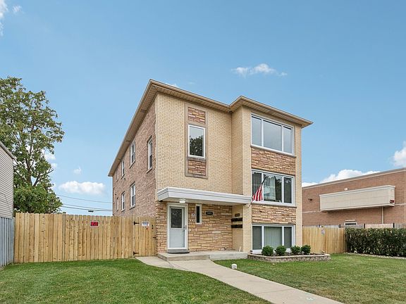 3rd image of 7451 W Seward St