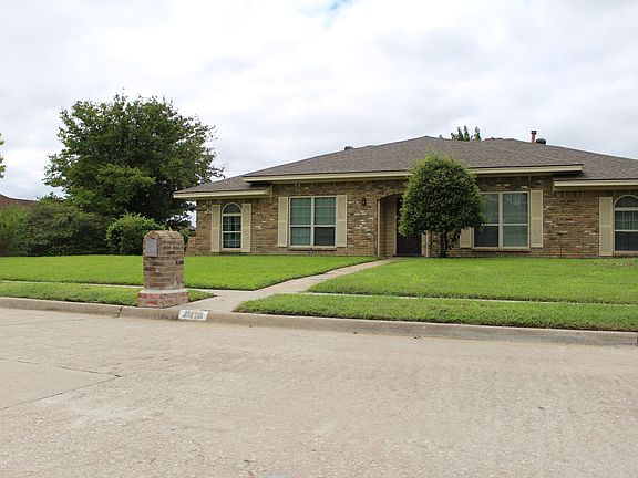 2nd image of 2913 Druid Dr